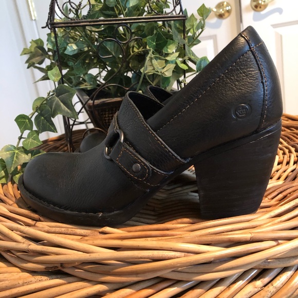 Born Brand Black Leather Booties Size 8.5M - Picture 2 of 8